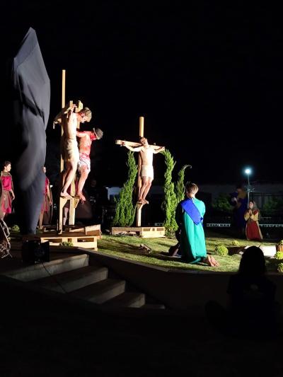 Procissão reúne milhares de fiéis em Laranjeiras do Sul e emociona comunidade na Sexta-feira Santa